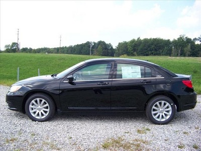 chrysler 200 2012 black sedan touring gasoline 4 cylinders front wheel drive not specified 44024