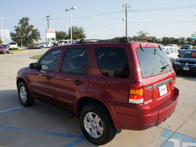 ford escape 2007 dk  red suv xlt gasoline 6 cylinders front wheel drive automatic 76210