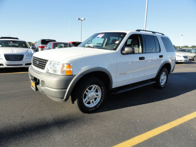 ford explorer 2002 white suv xls gasoline 6 cylinders 4 wheel drive 5 speed automatic 60915