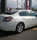 nissan altima 2008 white sedan gasoline 4 cylinders front wheel drive automatic 13502