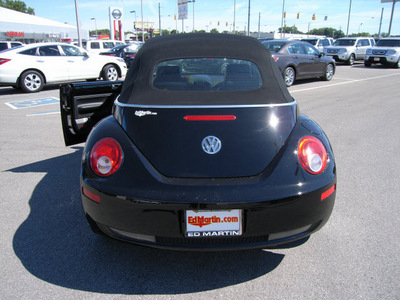 volkswagen new beetle 2008 black se gasoline 5 cylinders front wheel drive automatic 46219