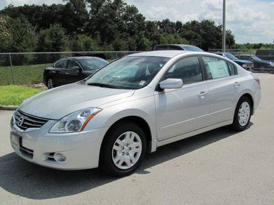 nissan altima 2012 silver sedan s gasoline 4 cylinders front wheel drive automatic 33884