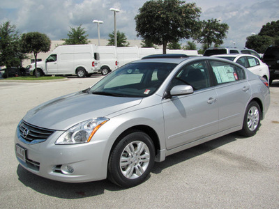 nissan altima 2012 silver sedan s gasoline 4 cylinders front wheel drive automatic 33884