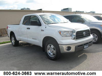 toyota tundra 2007 white sr5 trd gasoline 8 cylinders 4 wheel drive automatic 45840