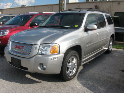 gmc envoy xl 2005 silver suv denali gasoline 8 cylinders 4 wheel drive automatic 45840