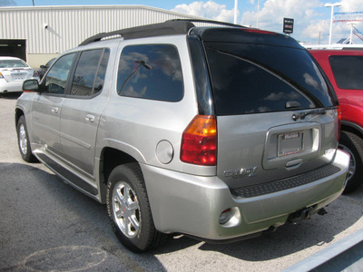 gmc envoy xl 2005 silver suv denali gasoline 8 cylinders 4 wheel drive automatic 45840