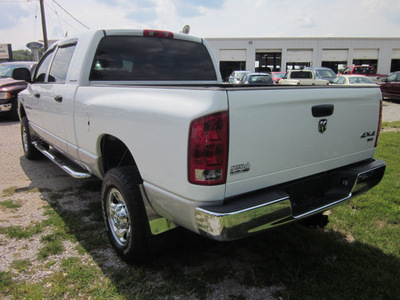 dodge ram pickup 1500 2006 white slt 4x4 gasoline 8 cylinders 4 wheel drive automatic with overdrive 62863