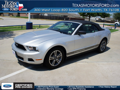ford mustang 2011 silver v6 gasoline 6 cylinders rear wheel drive automatic 76108