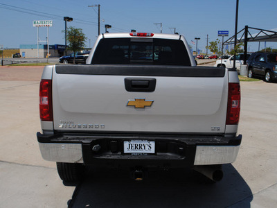 chevrolet silverado 3500hd 2007 silver ltz diesel 8 cylinders 4 wheel drive automatic 76087