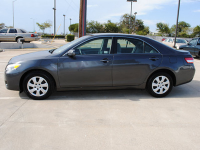 toyota camry 2010 gray sedan le 4 cylinders front wheel drive automatic 75228