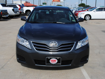 toyota camry 2010 gray sedan le 4 cylinders front wheel drive automatic 75228