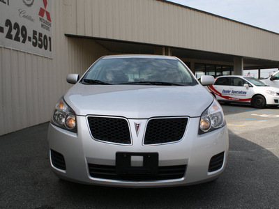 pontiac vibe 2010 silver hatchback 2 4l gasoline 4 cylinders front wheel drive automatic 27215