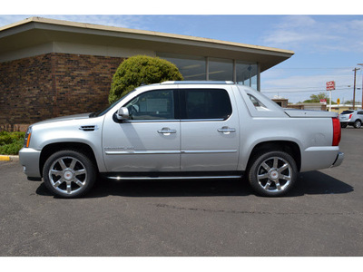 cadillac escalade ext 2011 silver suv luxury flex fuel 8 cylinders all whee drive automatic 76903