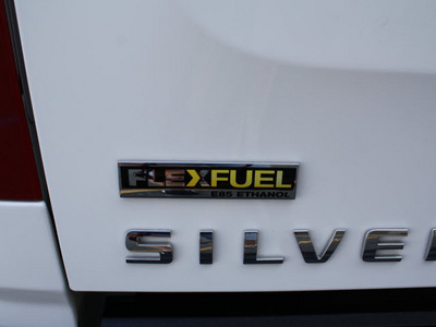 chevrolet silverado 1500 2009 white lt flex fuel 8 cylinders 4 wheel drive automatic 27215