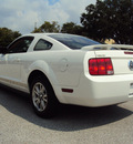 ford mustang 2006 wht coupe gasoline 6 cylinders rear wheel drive automatic 32901