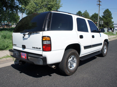 chevrolet tahoe 2004 white suv 3rd row 4x4 flex fuel 8 cylinders 4 wheel drive automatic 80012