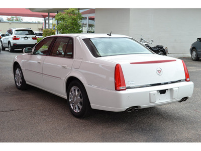 cadillac dts 2007 white sedan gasoline 8 cylinders front wheel drive automatic 76903