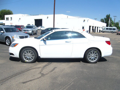 chrysler 200 convertible 2011 white limited flex fuel 6 cylinders front wheel drive automatic 80301