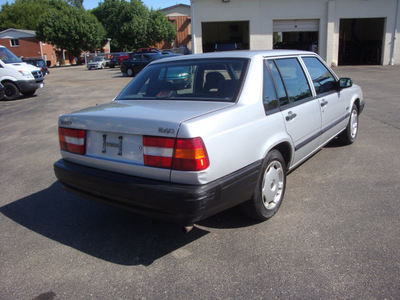 volvo 940 1994 silver sedan level i gasoline 4 cylinders rear wheel drive automatic 45324