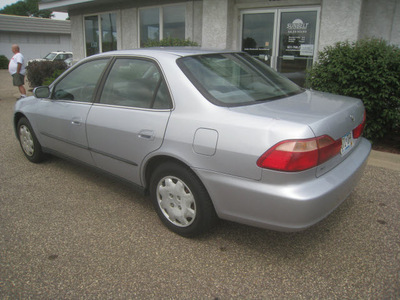 honda accord 1998 silver sedan lx gasoline 4 cylinders front wheel drive automatic 55016