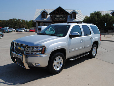 chevrolet tahoe 2010 silver suv z71 flex fuel 8 cylinders 4 wheel drive automatic 76087