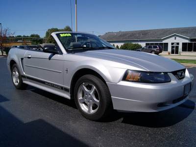 ford mustang 2003 silver deluxe gasoline 6 cylinders rear wheel drive automatic 60098