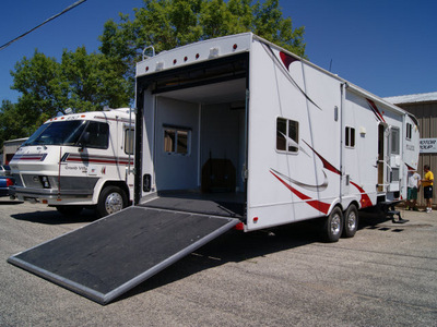 razor 5th wheel 2008 white toy hauler not specified 60098