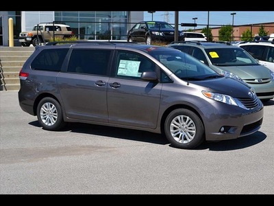 toyota sienna 2011 dk  gray van gasoline 6 cylinders front wheel drive 6 speed automatic 46219