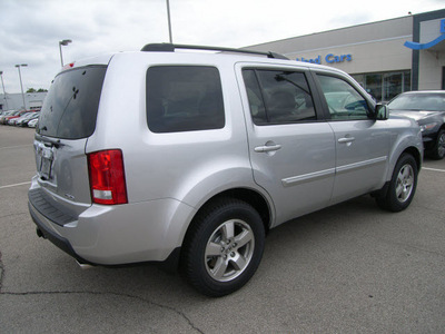 honda pilot 2011 silver suv gasoline 6 cylinders 4 wheel drive not specified 46219