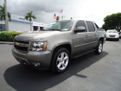chevrolet avalanche 2008 gray suv lt flex fuel 8 cylinders 2 wheel drive automatic 33177