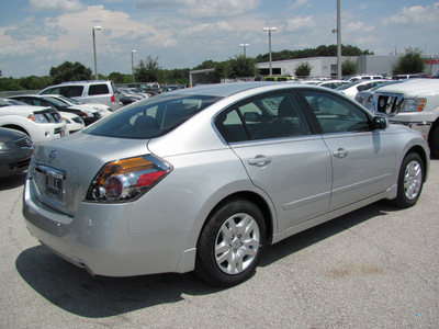 nissan altima 2012 silver sedan s gasoline 4 cylinders front wheel drive automatic 33884