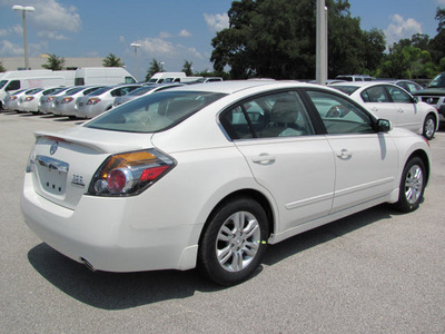 nissan altima 2012 white sedan s gasoline 4 cylinders front wheel drive automatic 33884