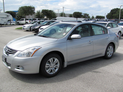 nissan altima 2012 silver sedan s gasoline 4 cylinders front wheel drive automatic 33884