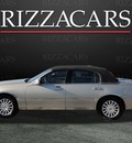 lincoln town car 2004 gray sedan signature gasoline 8 cylinders rear wheel drive automatic with overdrive 60546