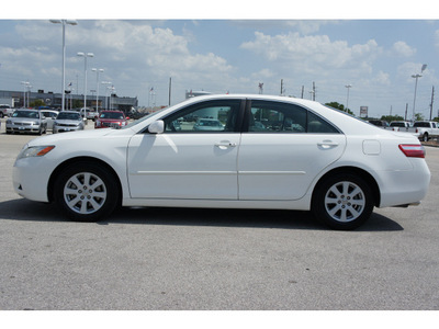 toyota camry 2008 white sedan le gasoline 6 cylinders front wheel drive automatic with overdrive 77388