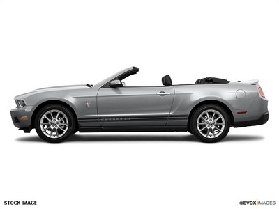 ford mustang 2010 gray premium gasoline 6 cylinders rear wheel drive automatic with overdrive 77388