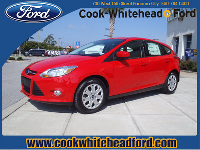 ford focus 2012 red hatchback se gasoline 4 cylinders front wheel drive automatic 32401