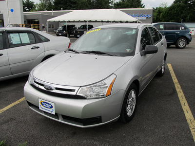 ford focus 2010 gray sedan se gasoline 4 cylinders front wheel drive automatic with overdrive 13502