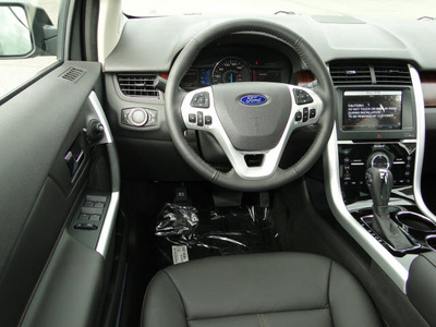 ford edge 2011 ebony suv limited gasoline 6 cylinders all whee drive shiftable automatic 98032