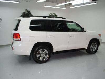 toyota land cruiser 2009 white suv 4wd gasoline 8 cylinders 4 wheel drive automatic 91731