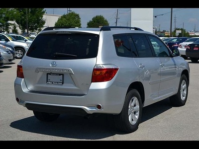 toyota highlander 2010 silver suv se gasoline 6 cylinders all whee drive 5 speed automatic 46219