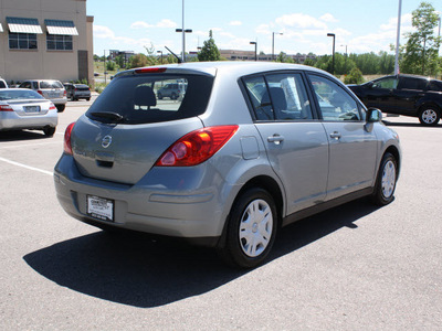 nissan versa 2011 dk  gray hatchback 1 8 s gasoline 4 cylinders front wheel drive automatic 80126