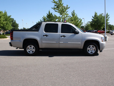 chevrolet avalanche 2007 silver pickup truck ls 1500 flex fuel 8 cylinders 4 wheel drive automatic 80126