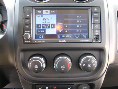 jeep compass 2011 white suv latitude gasoline 4 cylinders 2 wheel drive automatic 45840