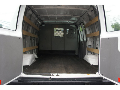 ford econoline cargo 2010 white van e 250 flex fuel 8 cylinders rear wheel drive automatic 07507