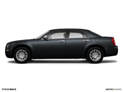 chrysler 300 2010 gray sedan touring gasoline 6 cylinders rear wheel drive automatic with overdrive 77388