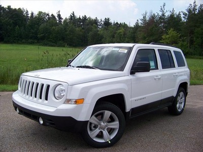 jeep patriot 2011 white suv gasoline 4 cylinders 2 wheel drive not specified 44024