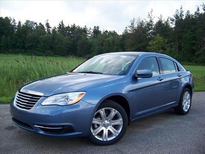 chrysler 200 2011 lt  blue sedan touring gasoline 4 cylinders front wheel drive not specified 44024