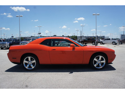 dodge challenger 2009 orange coupe r t gasoline 8 cylinders rear wheel drive 6 speed manual 77388