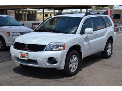 mitsubishi endeavor 2011 off white ls gasoline 6 cylinders front wheel drive automatic 76903